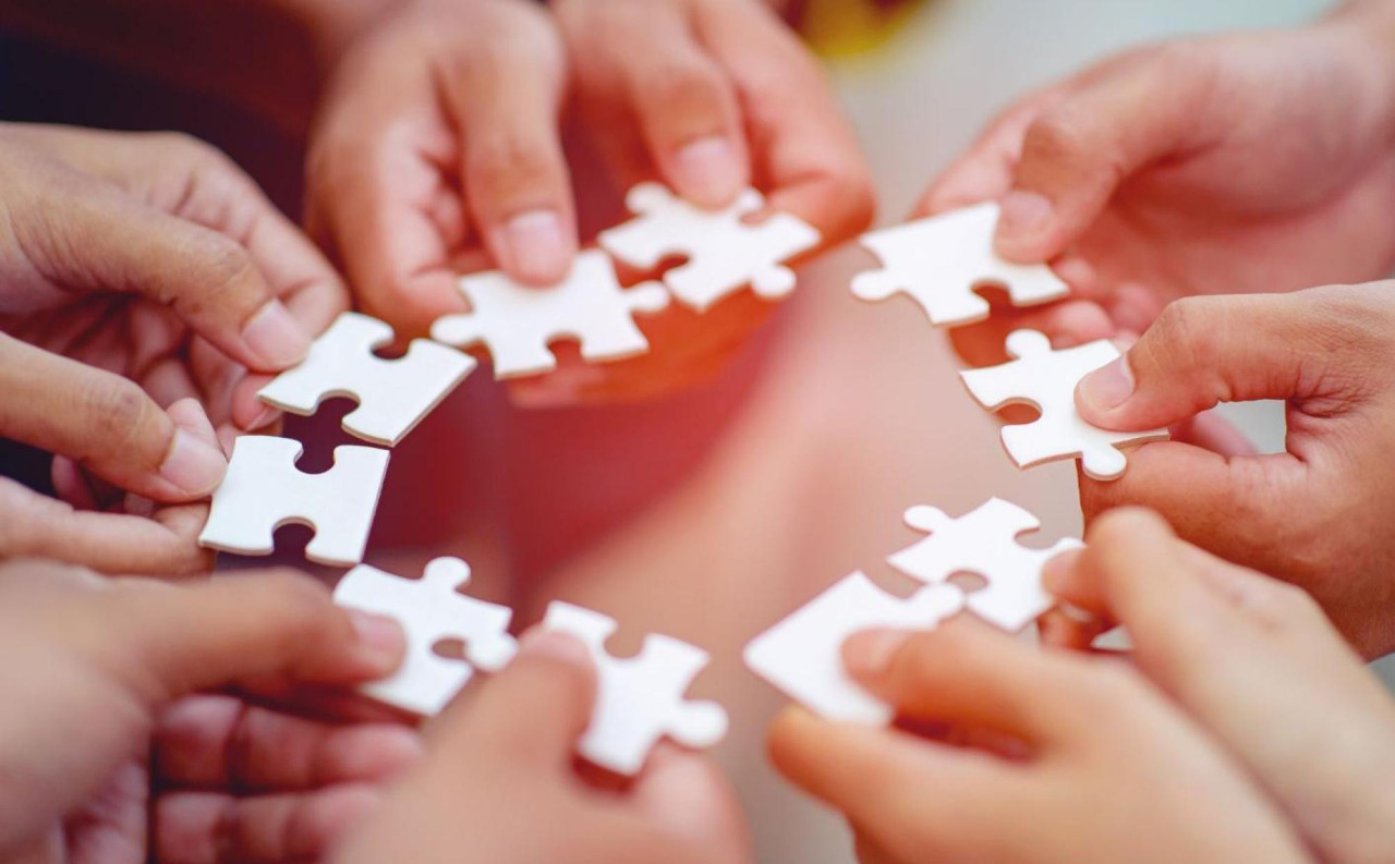 dekoratives Bild zur Seite 19.05.2026 | Generationen im Dialog: Konflikte im modernen Arbeitsalltag verstehen und lösen | Copyright: canva patcharin saenlakon