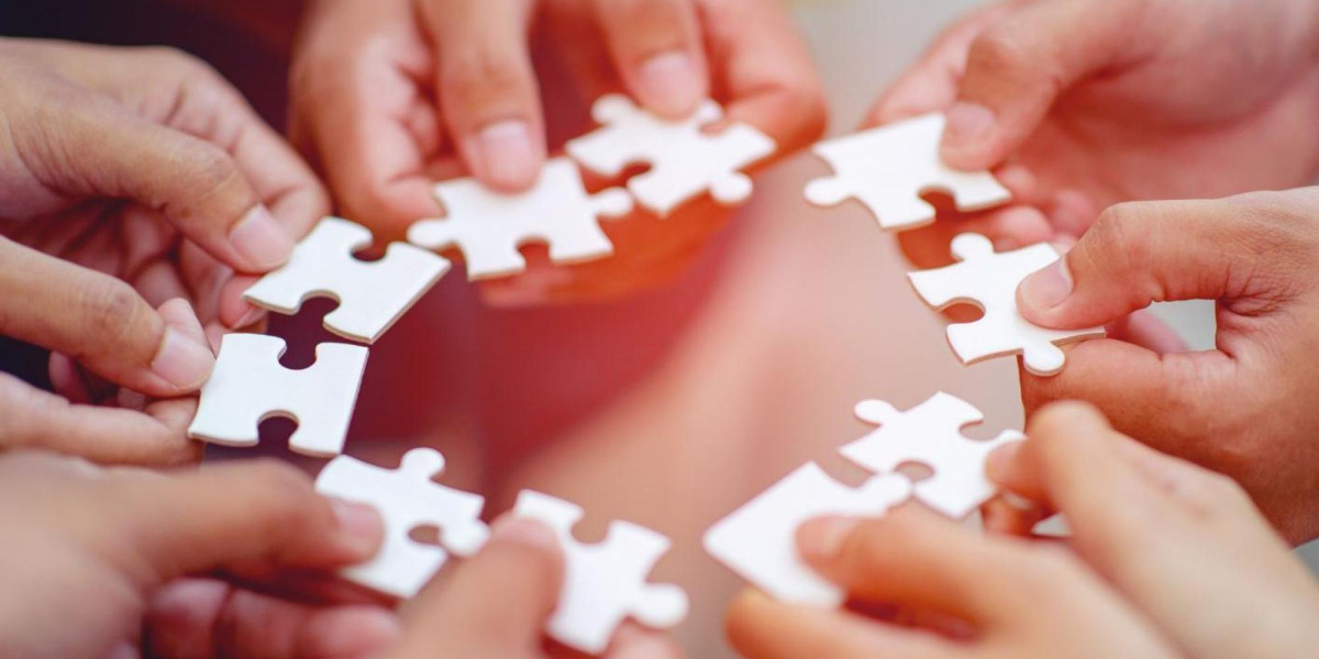 Bild zum Kurs 19.05.2026 | Generationen im Dialog: Konflikte im modernen Arbeitsalltag verstehen und l&ouml;sen | Copyright: canva patcharin saenlakon