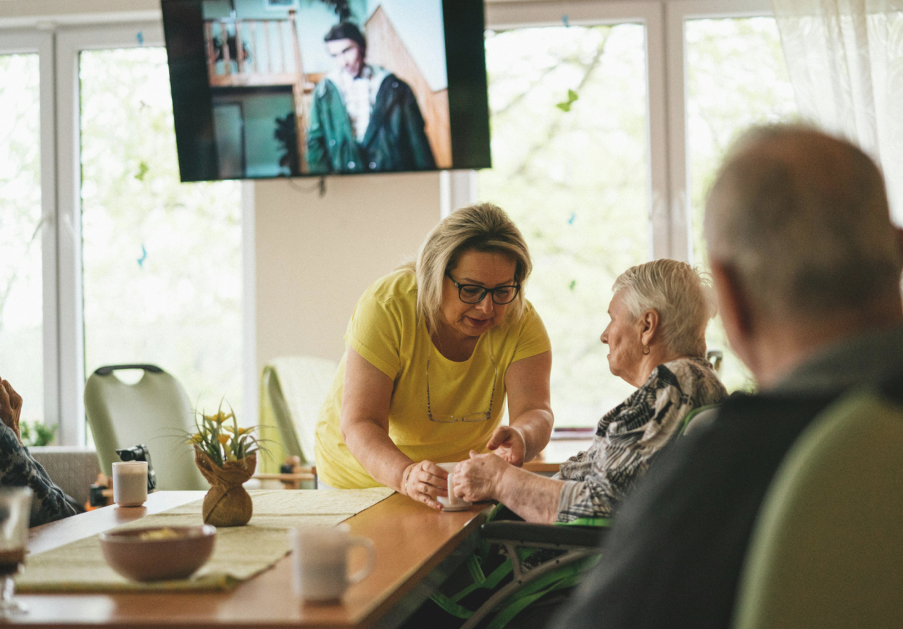 dekoratives Bild zur Seite 21.-22.10.2026 | Betreuungskräfte Refresher: Kommunikation und Schmerztherapie | Copyright: canva-pexels-jsme-mila