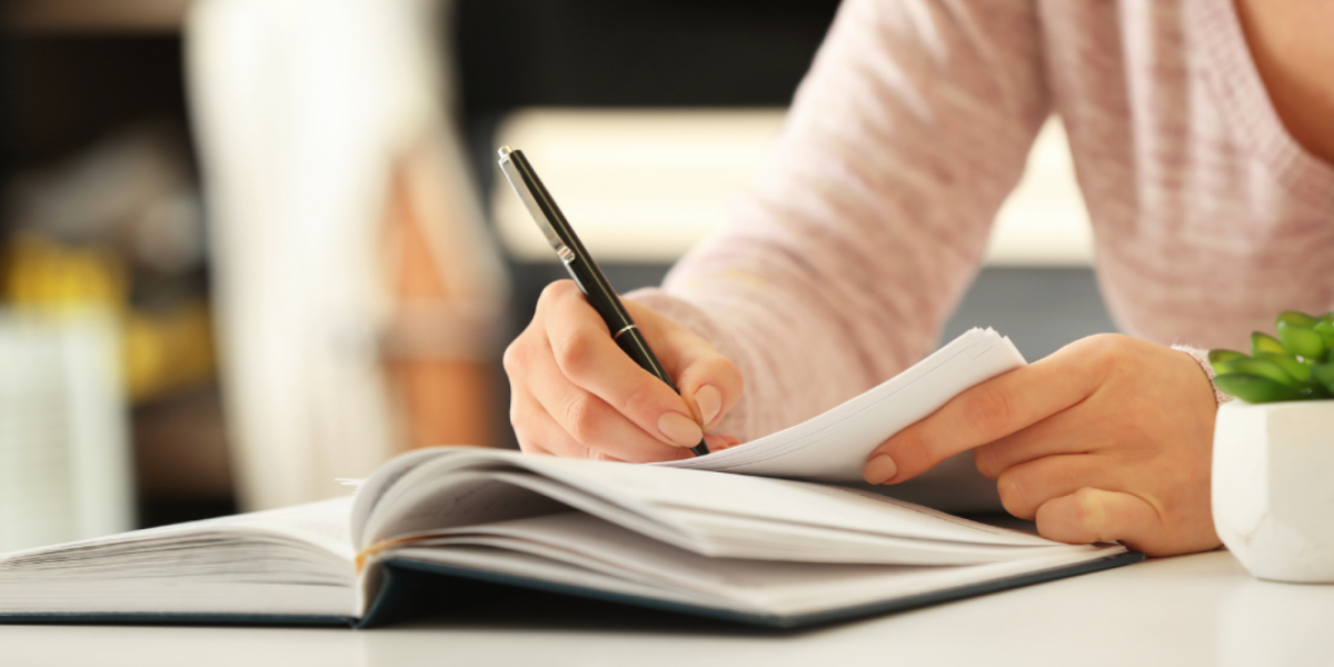 Bild zum Kurs Vorbereitungskurs mit Kenntnisprüfung nach PflBG | Copyright: canva: pixelshot